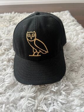 New Era Black 59FIFTY Fitted Cap with Gold Logo Accent